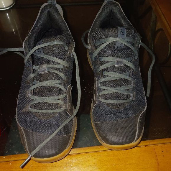 Boys steph curry size 7 - Picture 2 of 3